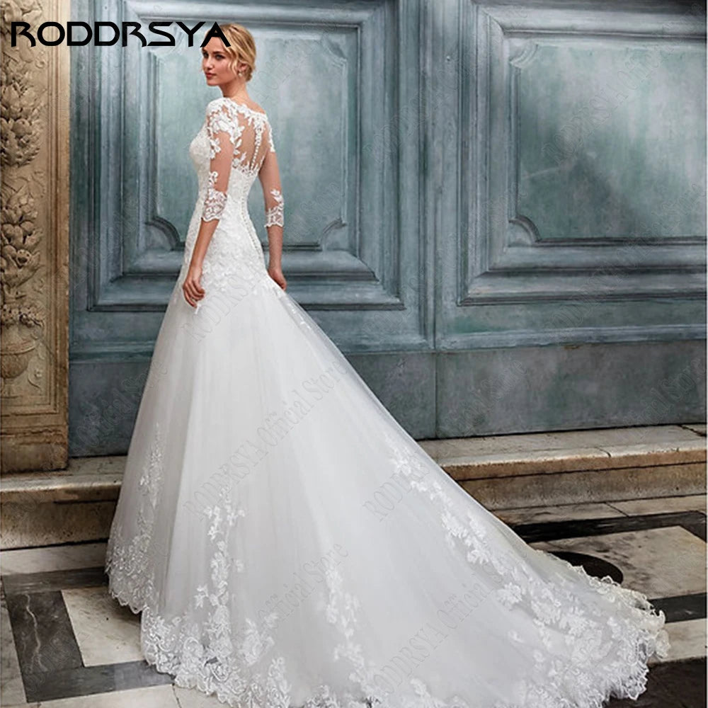 Mermaid Wedding Gown: 3/4 Sleeves, Appliques, V-Neckline