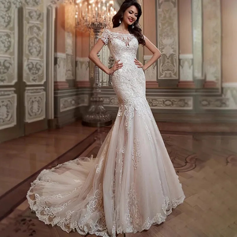 Elegant Short-Sleeved Mermaid Wedding Dress with Lace Appliques