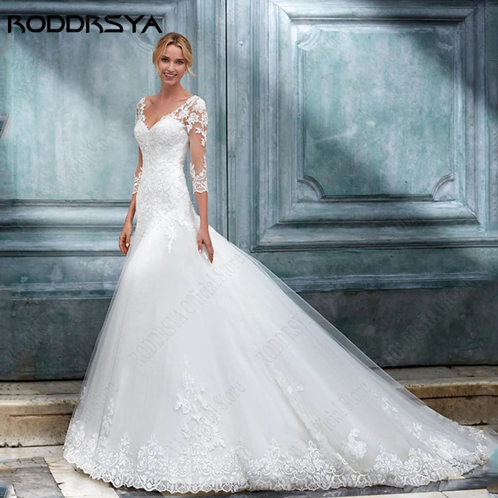 Mermaid Wedding Gown: 3/4 Sleeves, Appliques, V-Neckline